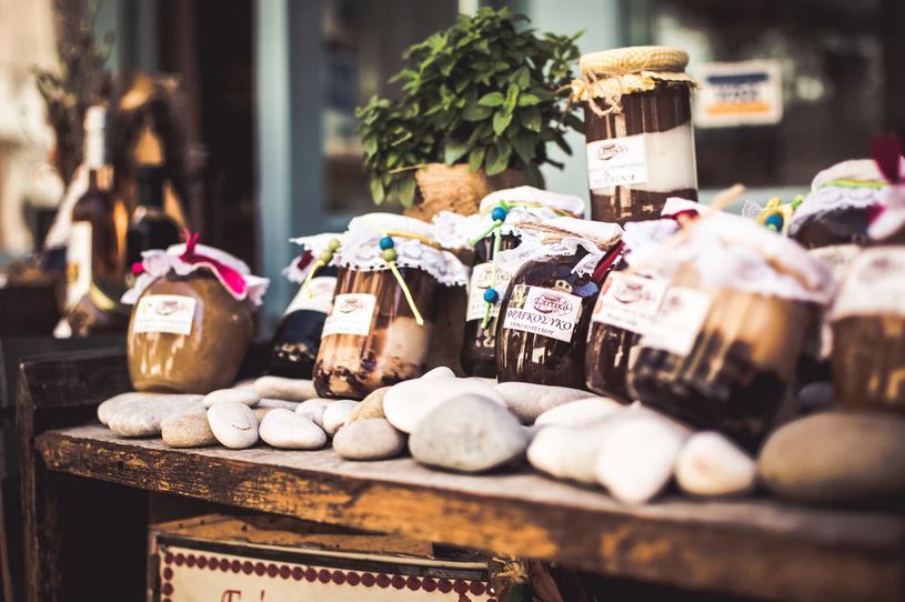 Image shows jars of homemade jams and spreads on display. 
When it comes to healthy snack copywriting, you need a message that resonates with shoppers.